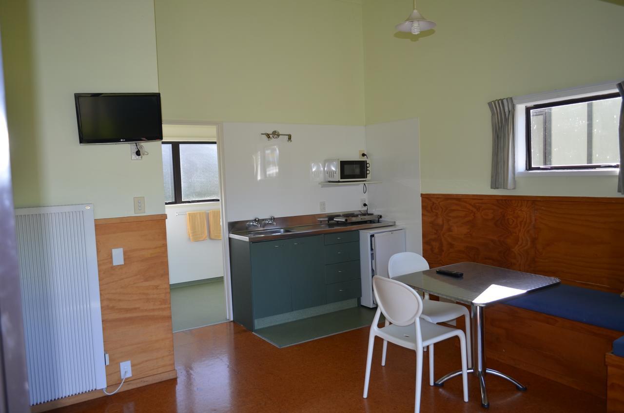Bell Lodge Motel & Backpackers Hostel Tauranga Exterior photo