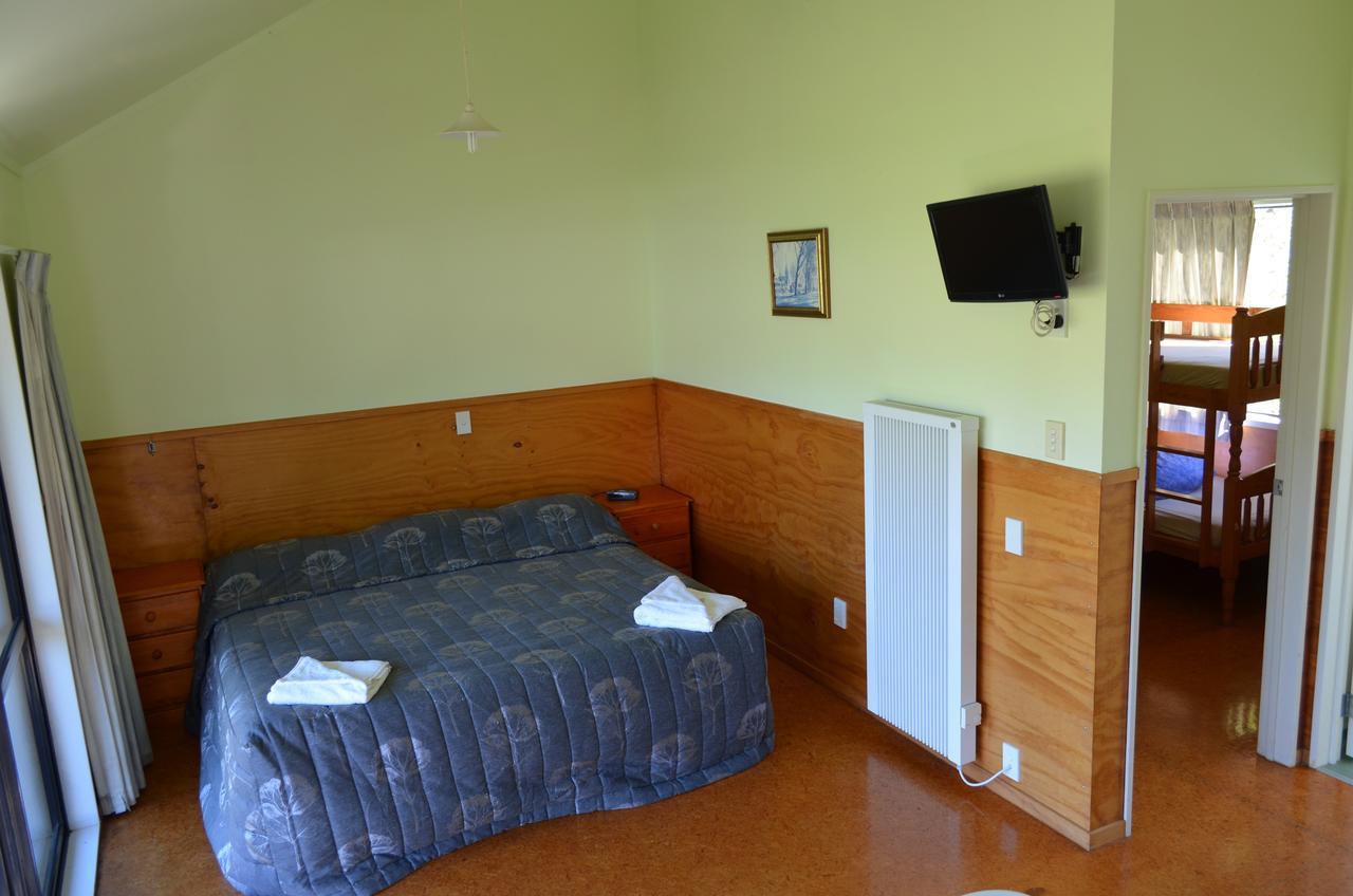 Bell Lodge Motel & Backpackers Hostel Tauranga Exterior photo