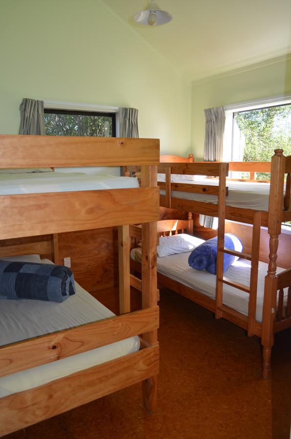 Bell Lodge Motel & Backpackers Hostel Tauranga Exterior photo